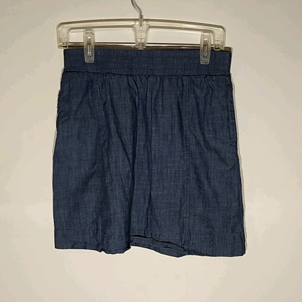 Izod denim pulling on Skirt with pockets. Size XS Summer